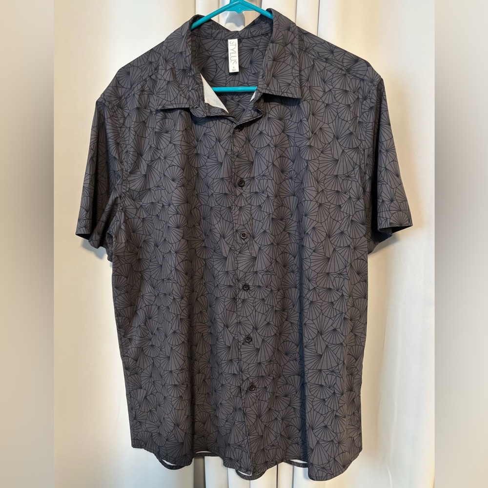 Stylus Short Sleeve Button Up Shirt Gray Geometric Print Large Lightweight